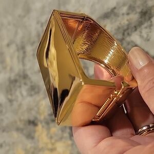 Unique square bangle